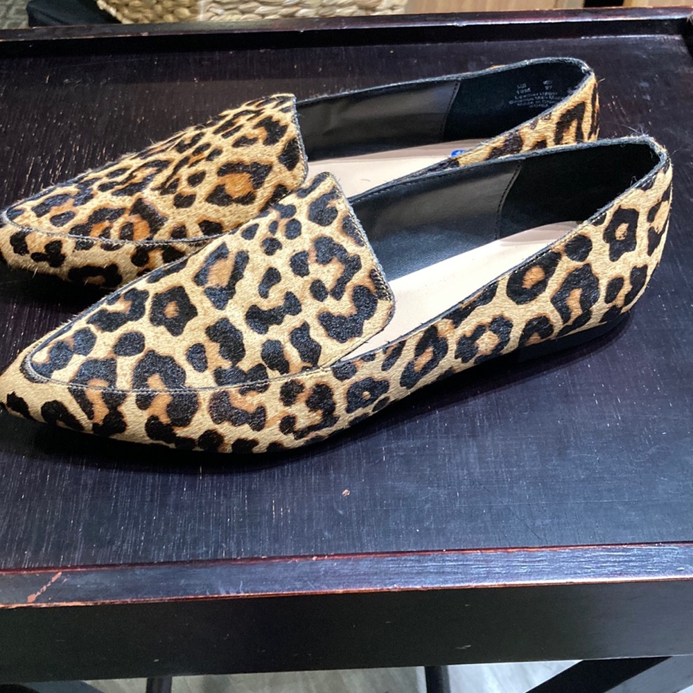Bleeker & Bond leopard loafer size 10
